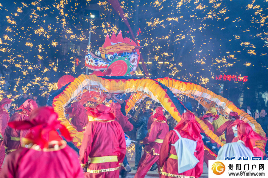 贵州大方：古镇舞龙迎元宵(图2)