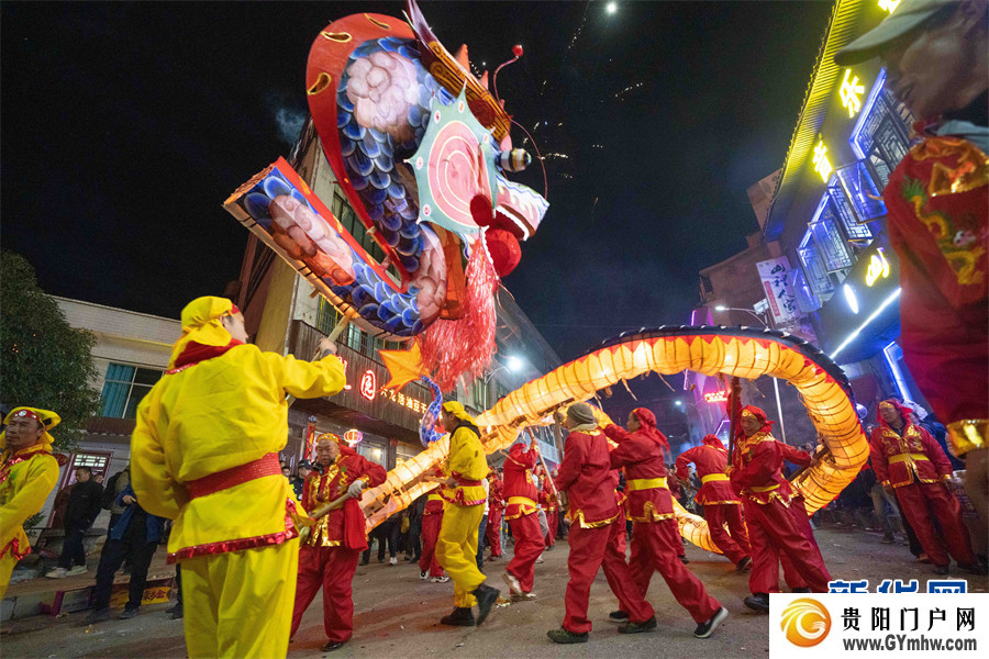 贵州大方：古镇舞龙迎元宵(图3)