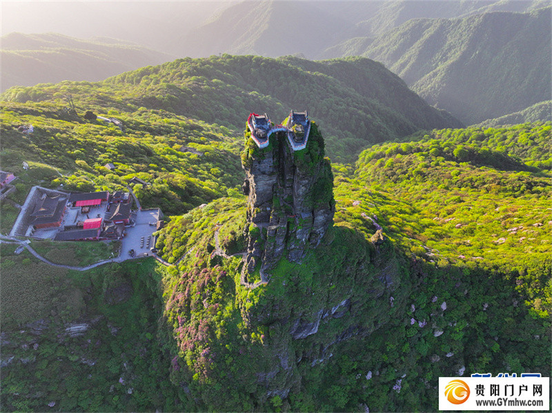 州梵净山：初夏风光旖旎如画