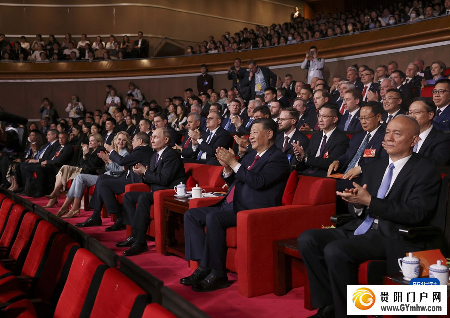 习近平同俄罗斯总统普京共同出席“中俄文化年”开幕式暨庆祝中俄建交75周年专场音乐会并致辞(图3)