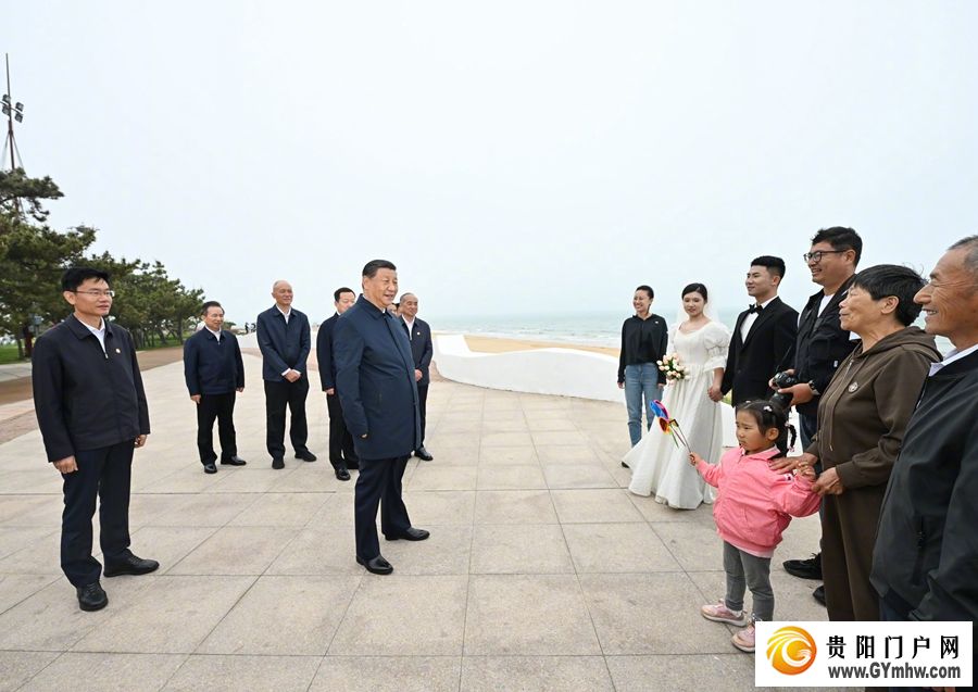 习近平在山东日照市考察调研(图7)